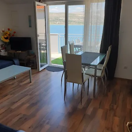 Mimi * Trogir